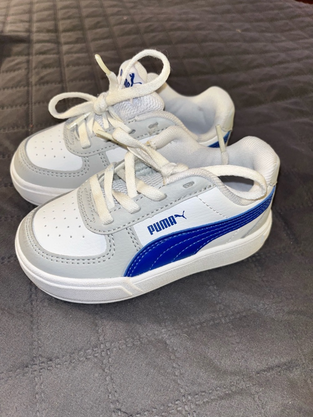 Puma Kids White and Blue Low-Top Sneakers
